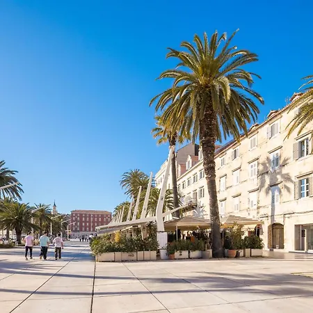 Luxury & - Riva & Sea View In Diocletian Palace 斯普利特