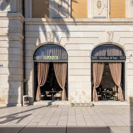 招待所 Luxury & - Riva & Sea View In Diocletian Palace 斯普利特