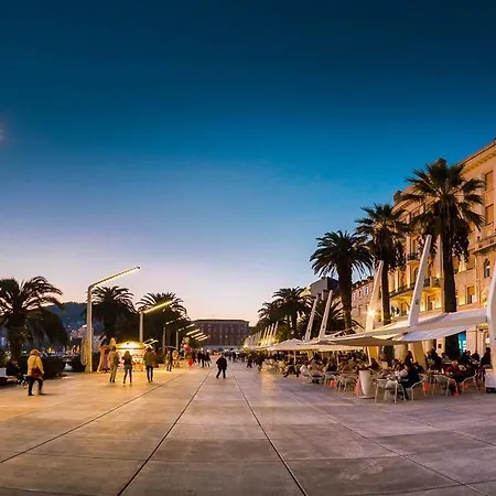 招待所 Luxury & - Riva & Sea View In Diocletian Palace 斯普利特