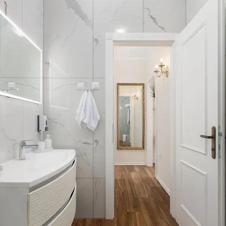 Luxury & - Main Promenade, Sea & View In Diocletian Palace