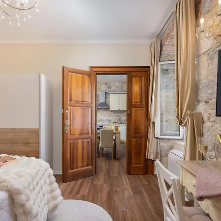 Luxury & - Main Promenade, Sea & View In Diocletian Palace Gostinjska kuća Split