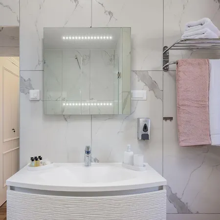 Gostinjska kuća Luxury & - Main Promenade, Sea & View In Diocletian Palace 4*