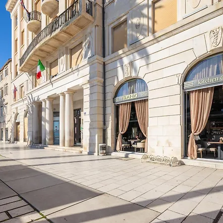 Luxury & - Main Promenade, Sea & View In Diocletian Palace