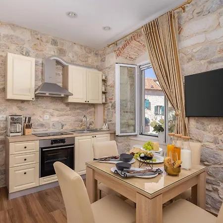 Apartment Luxury & - Main Promenade, Sea & View In Diocletian Palace