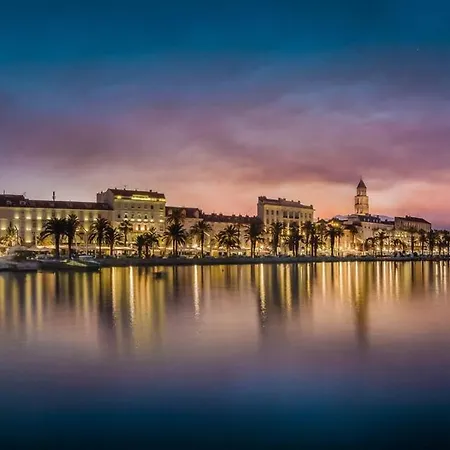 Luxury & - Main Promenade, Sea & View In Diocletian Palace Apartment Split