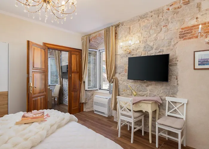 Luxury & - Main Promenade, Sea & View In Diocletian Palace *