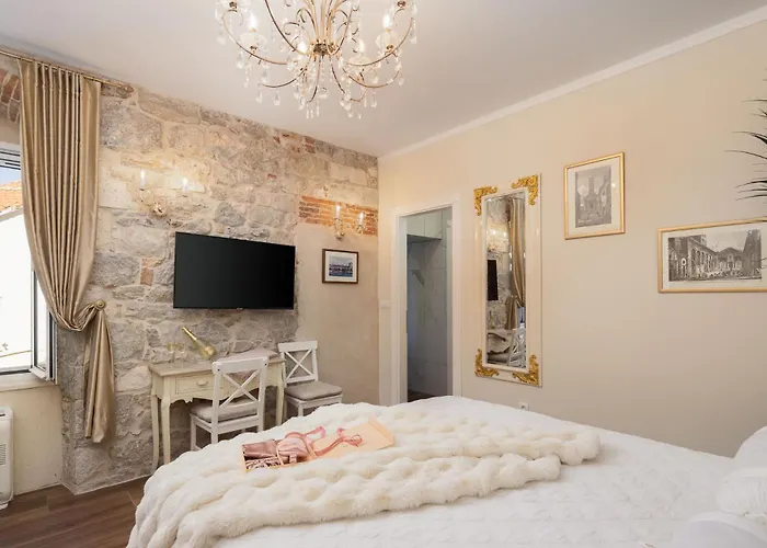 Luxury & - Main Promenade, Sea & View In Diocletian Palace Split