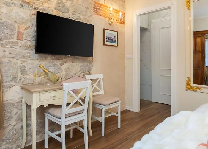 Luxury & - Main Promenade, Sea & View In Diocletian Palace Split