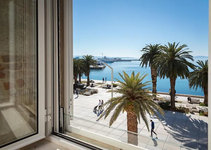 Luxury & - Main Promenade, Sea & View In Diocletian Palace Split