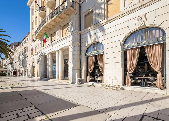 Luxury & - Main Promenade, Sea & View In Diocletian Palace