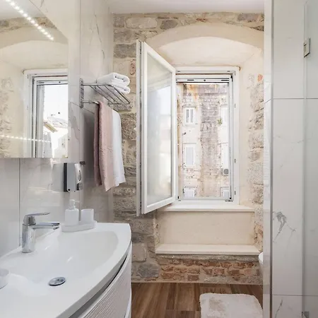 Luxury & - Main Promenade, Sea & View In Diocletian Palace Apartman *